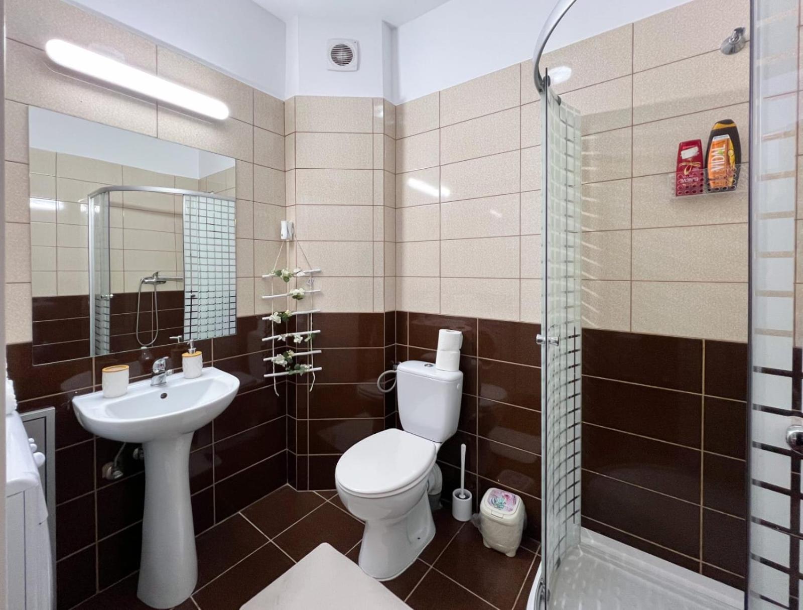 Studio Deluxe Uniri บูคาเรสต์ ภายนอก รูปภาพ